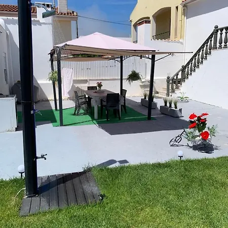 Aroeira Tropical Villa Charneca (Setubal)