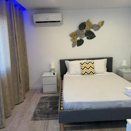 Aroeira Tropical Villa Charneca (Setubal)